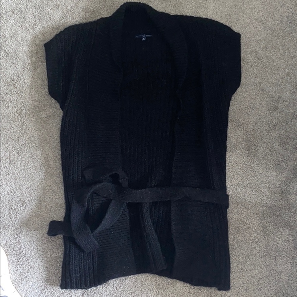 Gap sweater